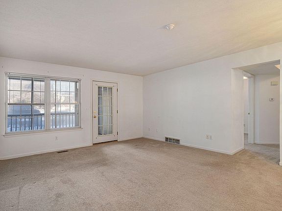 5th image of 319 Westbrook Ct