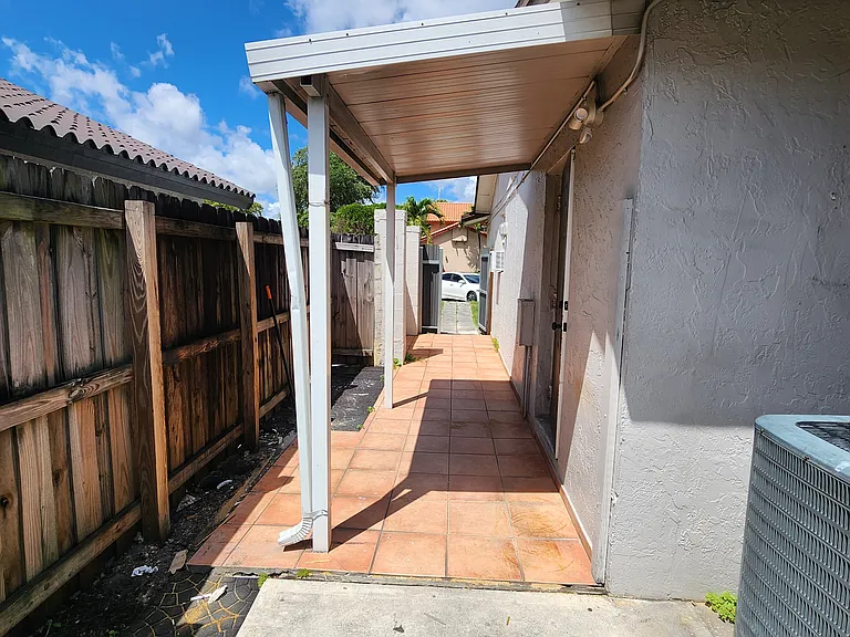 SW 136th Ct — Photo 2