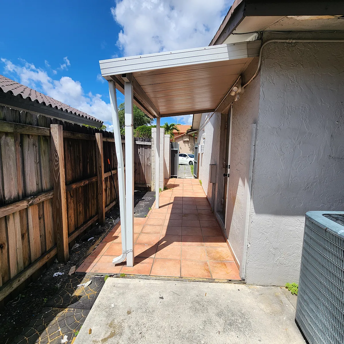 Building Photo - SW 136th Ct
