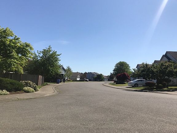 4th image of 16909 132nd Ave E