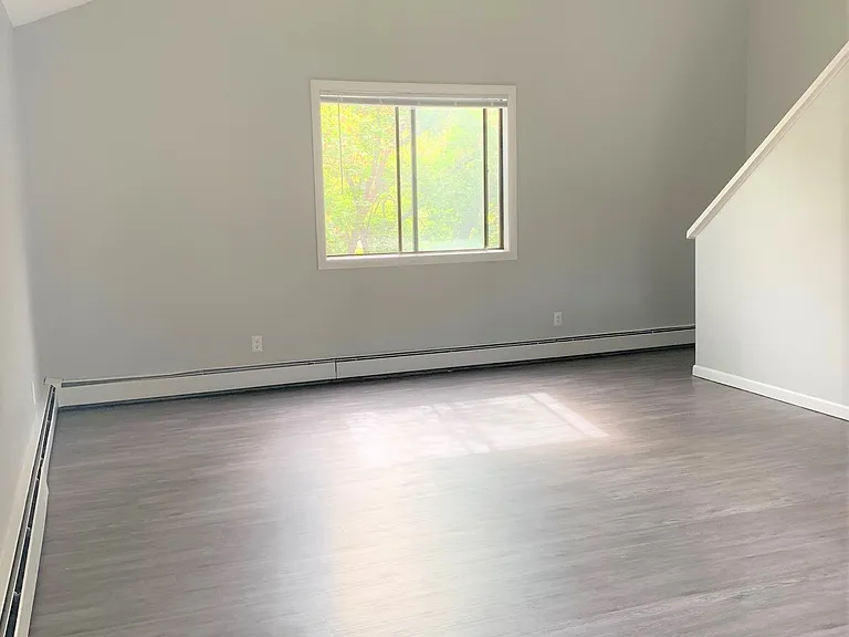 Yarmouth Pointe Apartment Homes — Photo 64