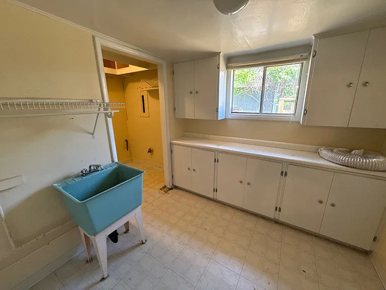 1670 Yew St SE — Photo 25