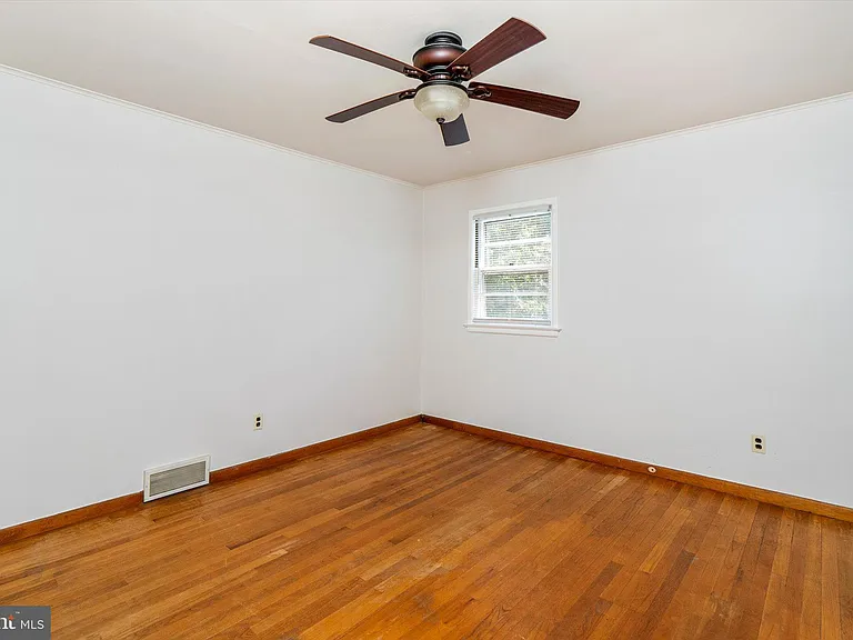 4 Pierson Pl #B — Photo 11
