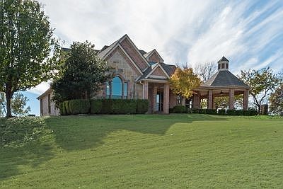 1st image of 301 Silver Canyon Dr