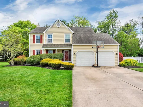 10 Saddler Dr, Medford, NJ 08055