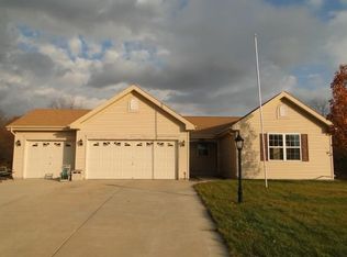 703 River Ridge Dr, Waterford, WI 53185