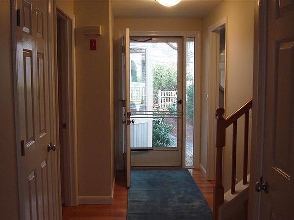 3rd image of 106 Kates Path #106