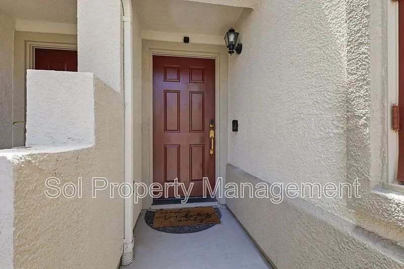 3 bed, 2.5 bath, 1391 sqft, $4,250 — Photo 3