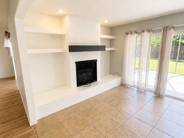 534 Sevilla Dr — Photo 4