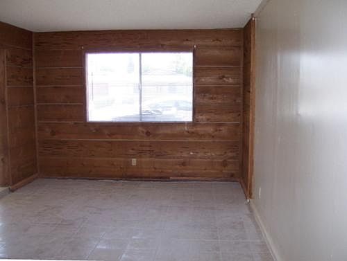 3rd image of 1128 N Stover St