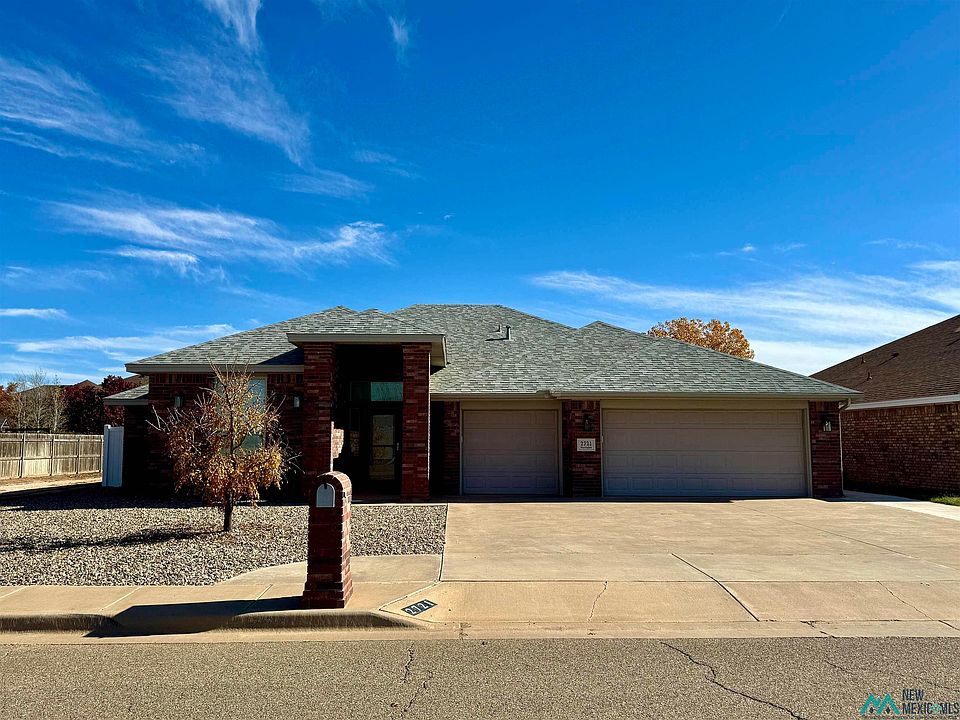 1st image of 2721 Northglen Dr