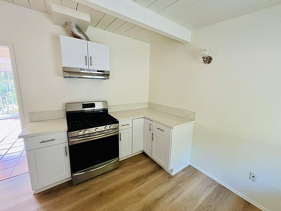 5th image of 1076 Archer St