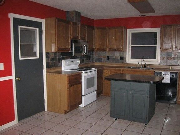 3rd image of 1511 Granada Ave