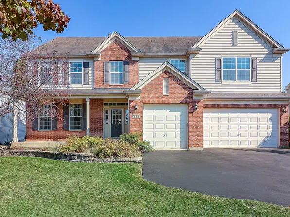 335 Denton Ln, South Elgin, IL 60177