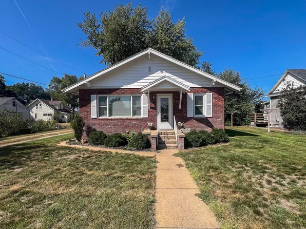 207 Brown St, Alma, NE 68920