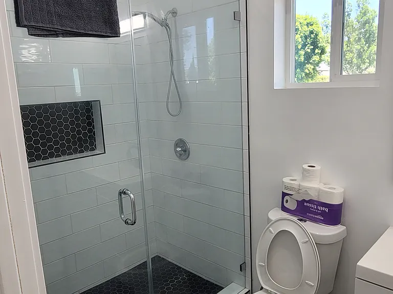 SHower Fully Tiled