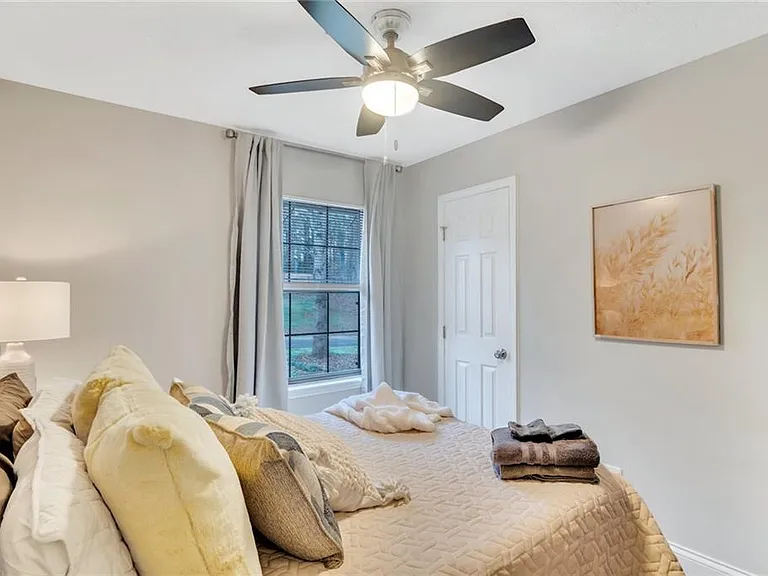 Creek Mill Dr NW — Photo 20