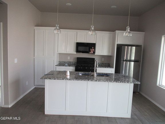 3rd image of 625 Harvest Grove Ln