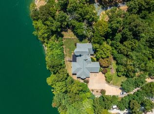 718 Riveredge Ln, Dandridge, TN 37725