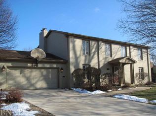 108 S Bellemont Rd, Bloomington, IL 61701