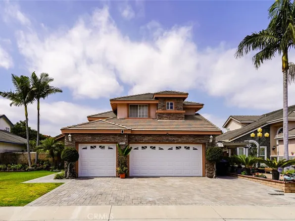 2573 W Halfmoon Dr, Anaheim, CA 92804