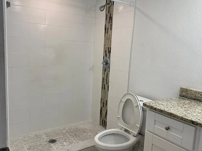 8518 Woodlake Dr #2 — Photo 29