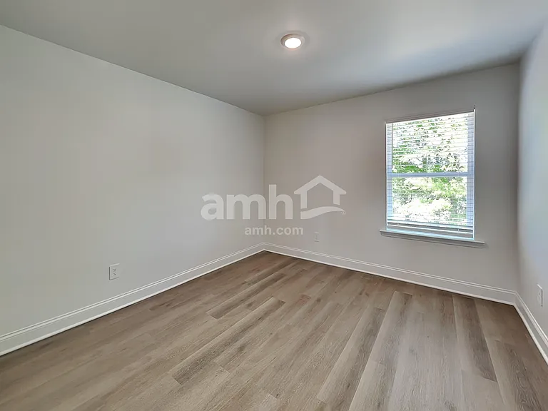 618 Grohmann Path — Photo 22