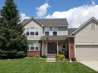 808 Oak Cluster Dr, Howell, MI 48855