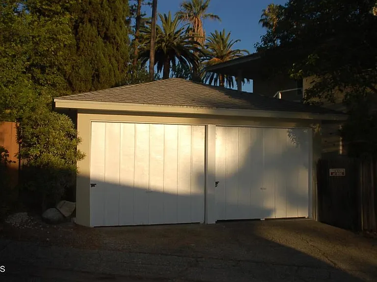 1637 Raymond Hill Rd — Photo 22