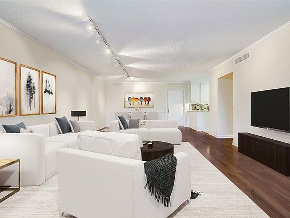 2nd image of 3701 Turtle Creek Blvd APT 4BF