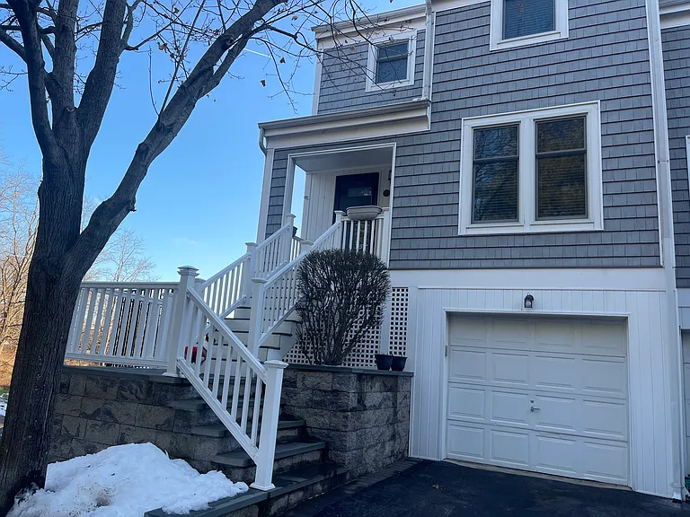 1 Sea Court Ln #1 — Photo 2