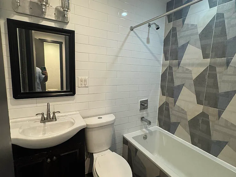 21A Somers St #2 — Photo 4