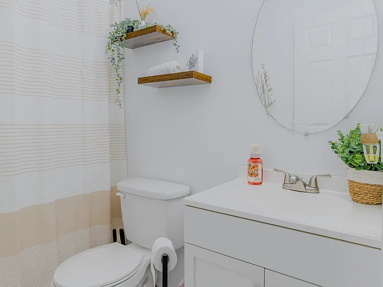 guest full bathroom