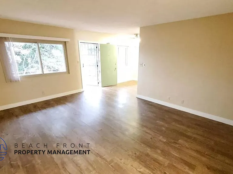 8910 Sepulveda Eastway — Photo 7