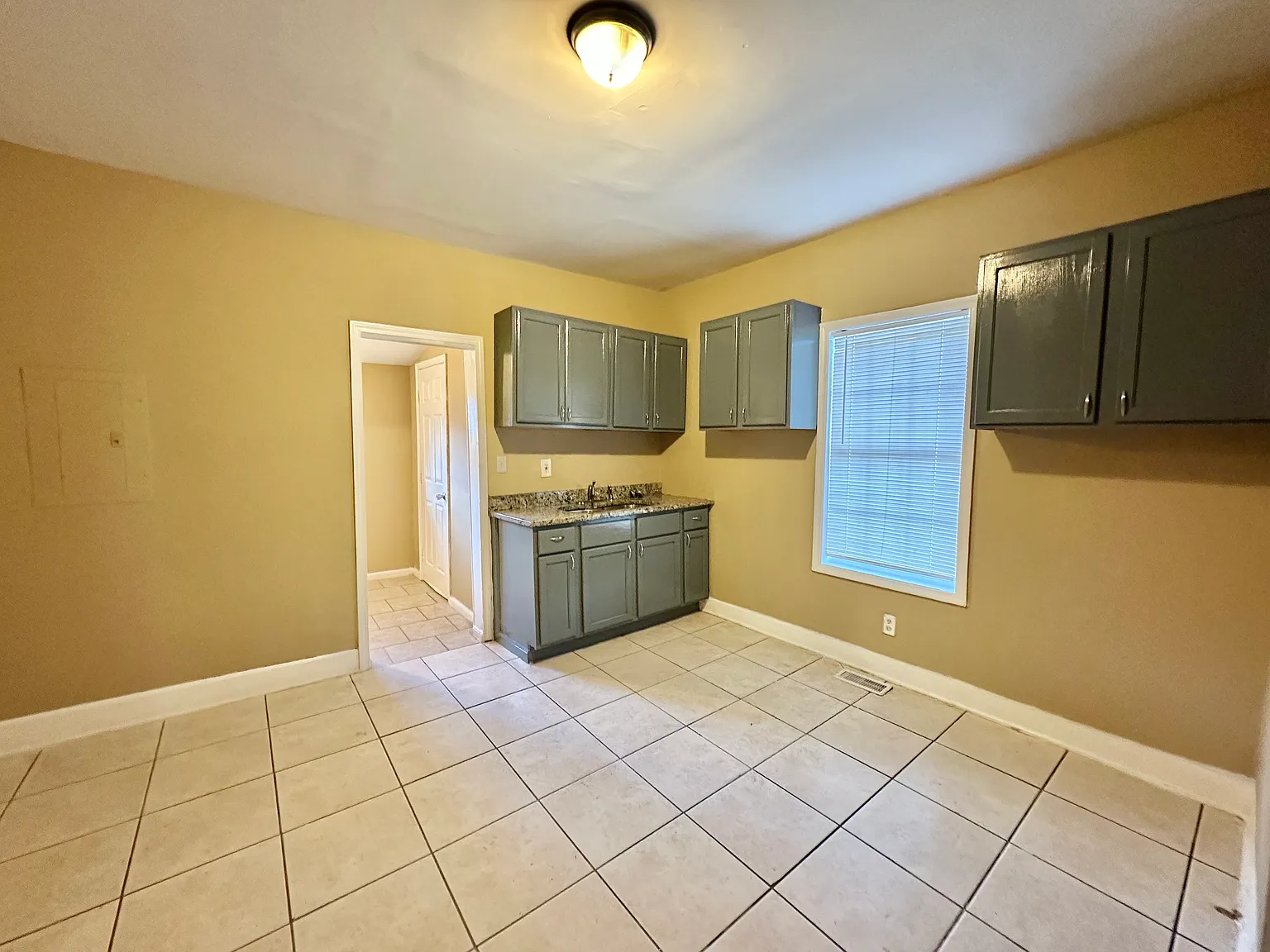 2 bed, 882 sqft, $850 — Photo 3