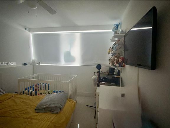 4th image of 1025 SW 7th Ave APT 6