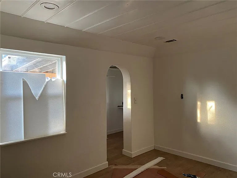 19216 Kendall Dr — Photo 3