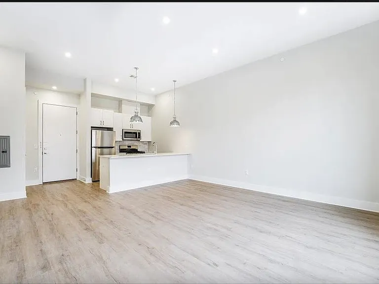 658 Grand St #201 — Photo 4