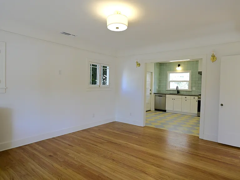 1966 Addison Way — Photo 15
