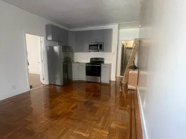 2100 Beekman Place image 1 of 4