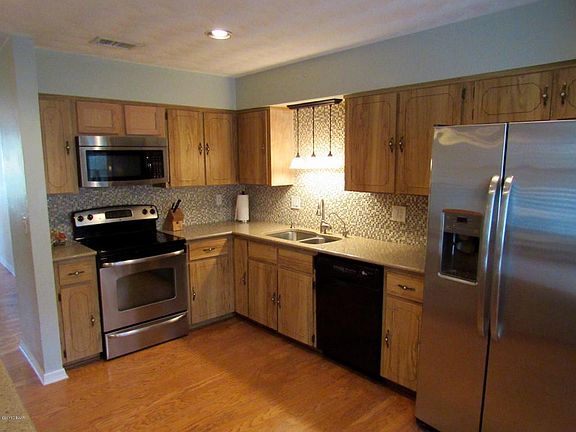 3rd image of 811 Banbury Dr