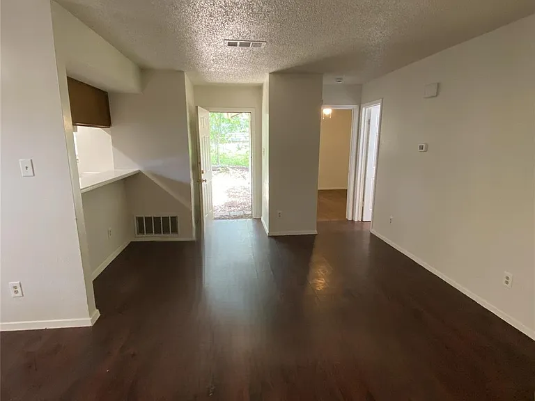 806 Sirocco Dr #A — Photo 3