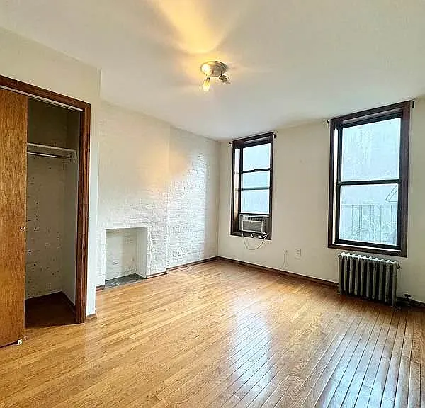 120 W 3rd St #16S — Photo 2