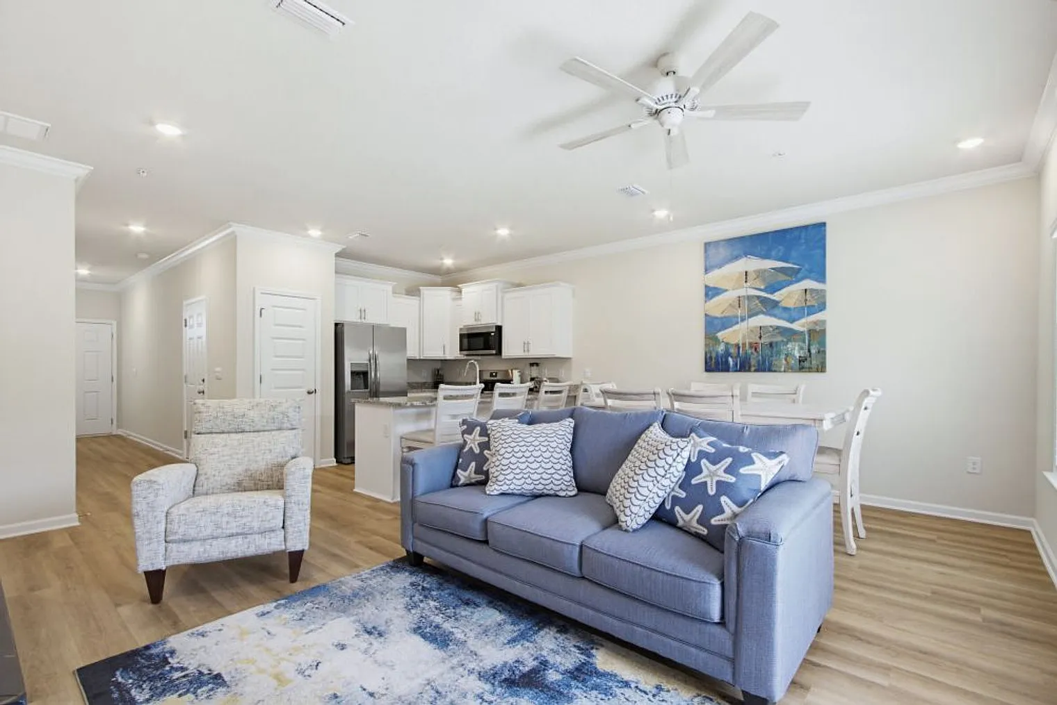 3 bed, 3.0 bath, 1431 sqft, $2,762 — Photo 2