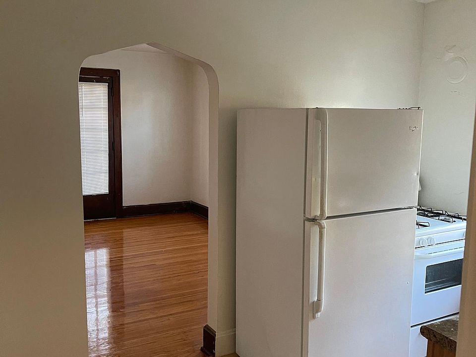1st image of 1979 Garden Ln #3