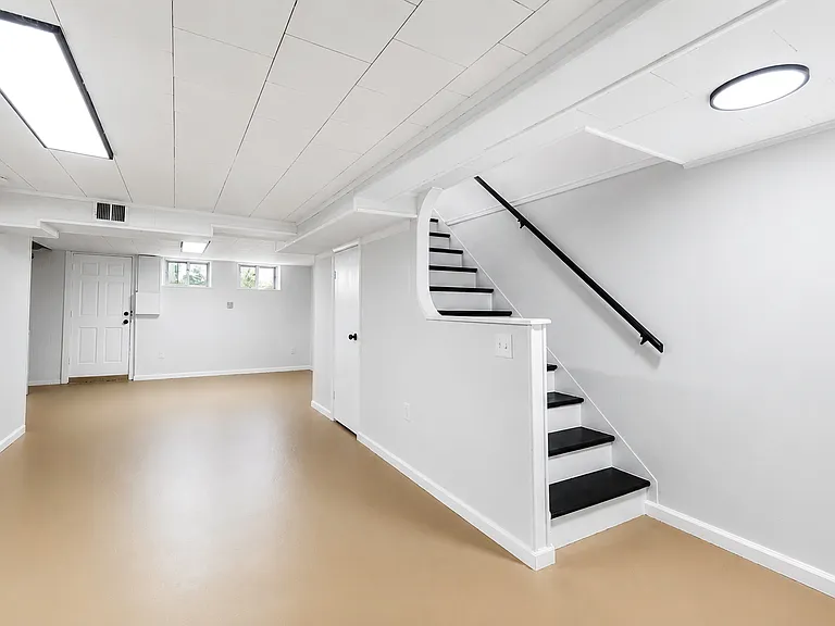 5729 Denwood Ave — Photo 20