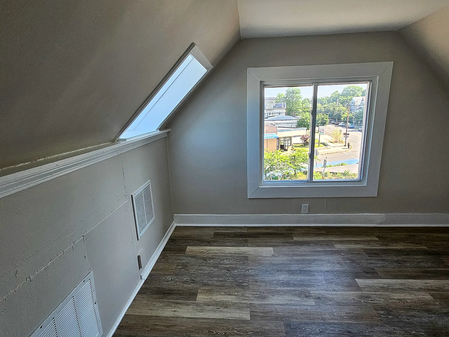 3 bed, 850 sqft, $1,795 — Photo 4