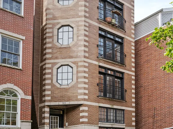 911 W Roscoe St APT 1, Chicago, IL 60657