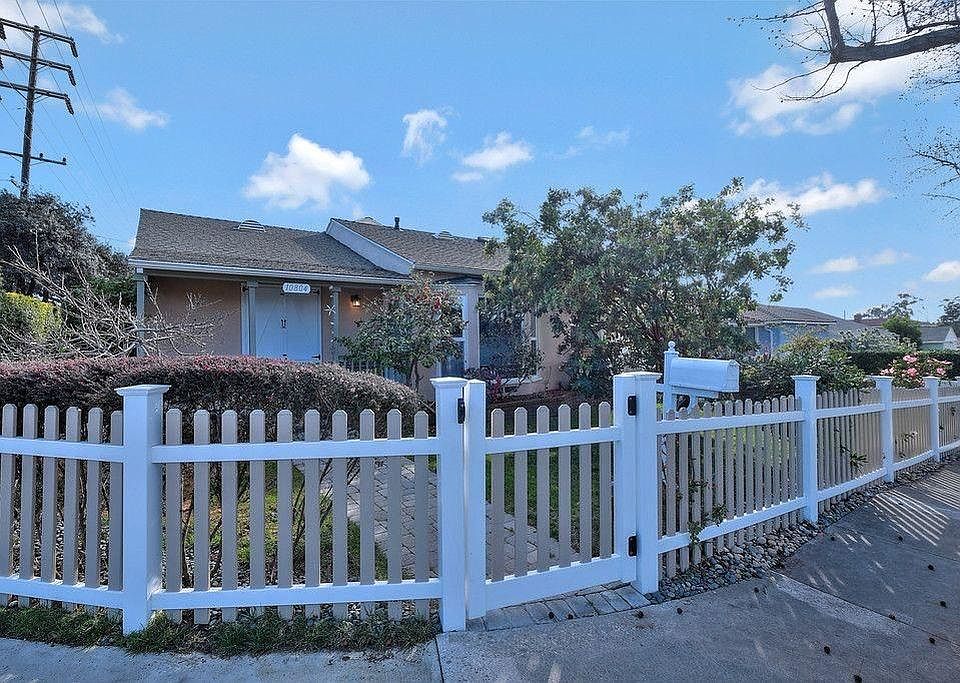 1st image of 10804 Flaxton St