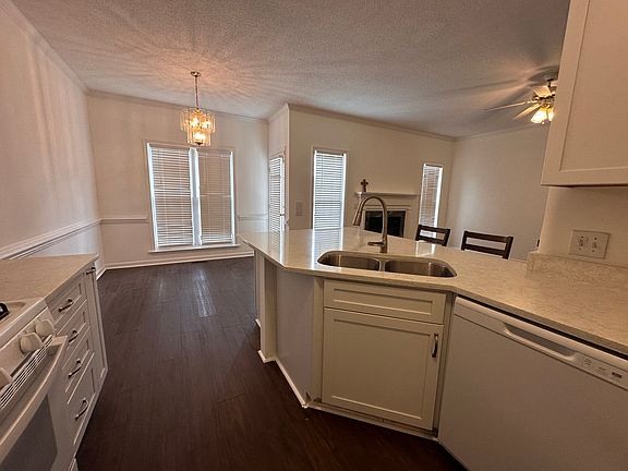 5th image of 4400 Moss Spring Dr